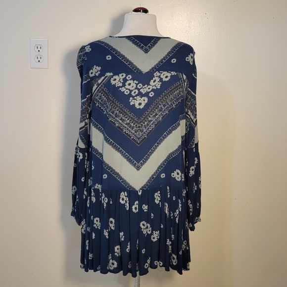 Free People (Women's M) "From your heart" Blue Floral Print Baby doll Mini Dress - Picture 3 of 8